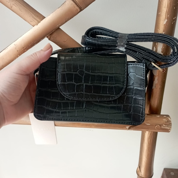 Black Croc Pocket Sling Bag - Picture 6 of 14